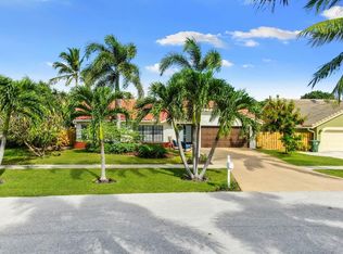 399 Apache Ln, Boca Raton, FL 33487