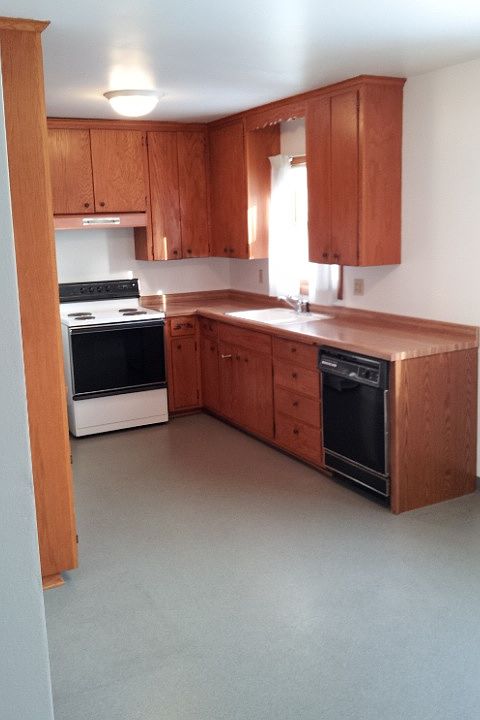 1st image of 142 White Bear Ave N