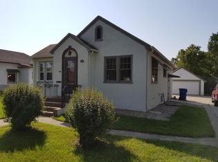 908 6th St, Brookings, SD 57006