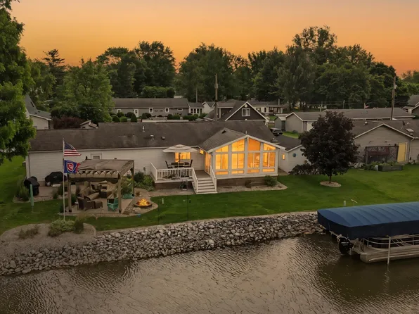 7140 S 165 E, Wolcottville, IN 46795