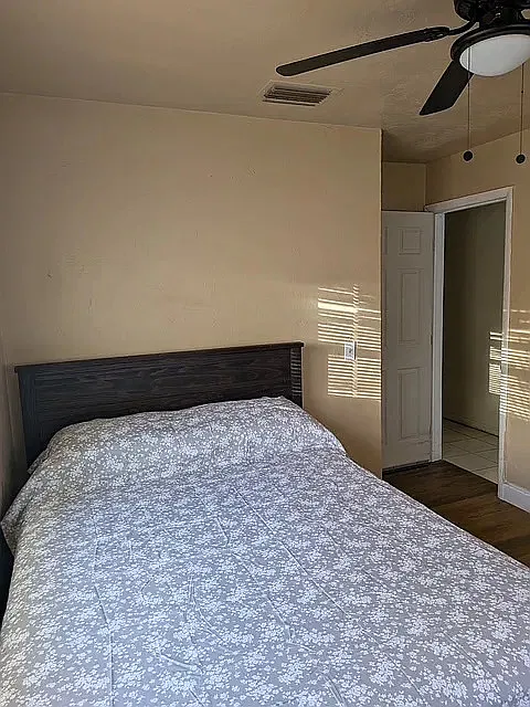 1 bed, 1.5 bath, $250 — Photo 1