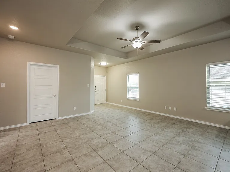 7410 Coral Bells Ct — Photo 5