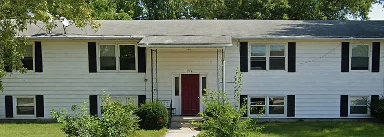 226 S Linn St #3 — Photo 1