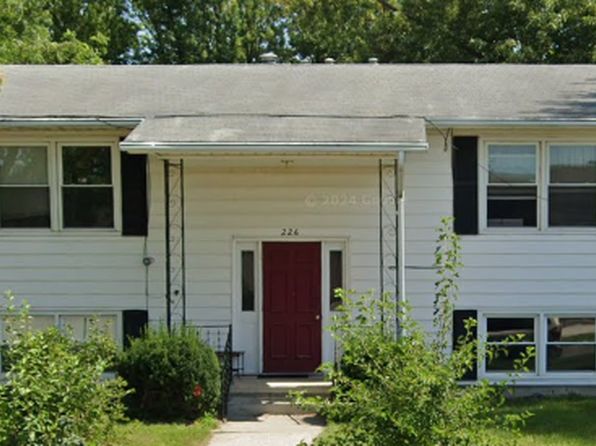 226 S Linn St #3