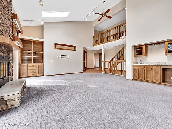 2nd image of 1S033 Normandy Woods Dr