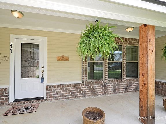 4th image of 221 Southern Creek Cir