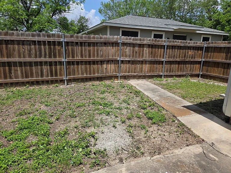 727 Menefee Blvd — Photo 16