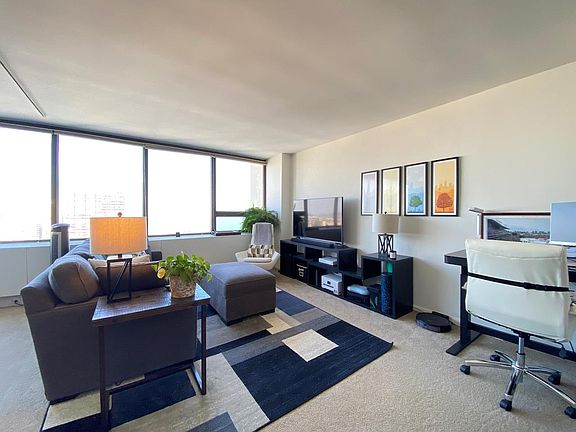 2nd image of 2800 N Lake Shore Dr APT 3209