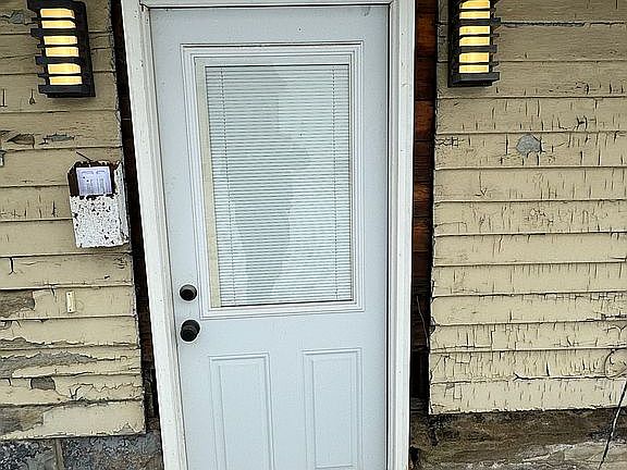 5th image of 10819 Churchill Ave