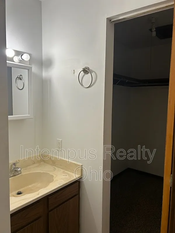 1 bed, 1.0 bath, $850 — Photo 4