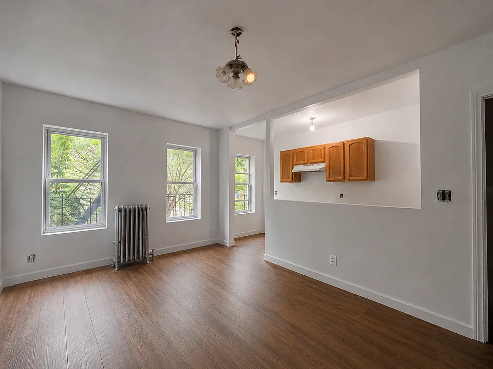 67A Lewis Ave #3