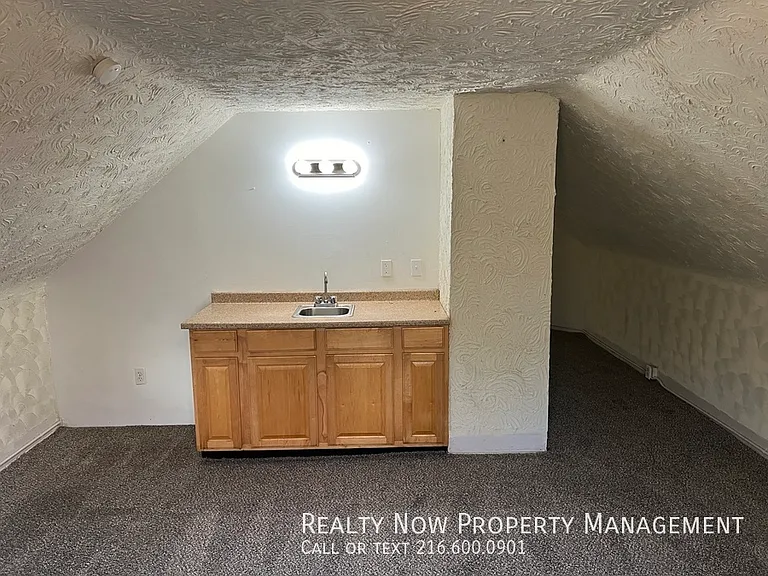 1643 Hillcrest Rd #3 — Photo 6