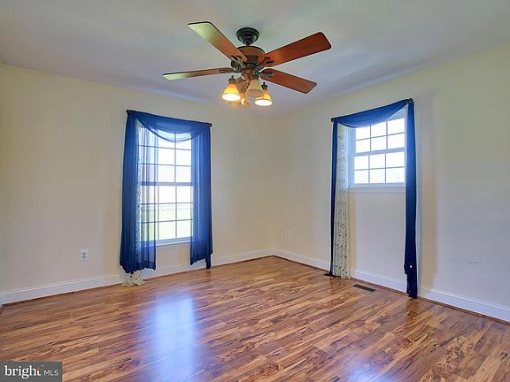 5th image of 14903 Neer Ln