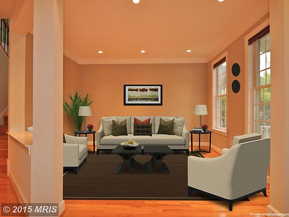 3rd image of 1104 Pleasant Cir