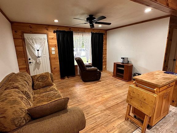 5th image of 301 Saint Johns St