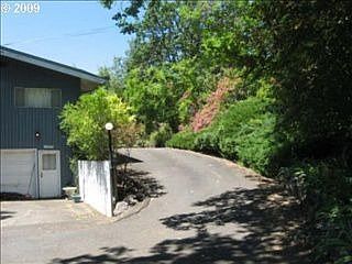 4th image of 1442 NE Beulah Dr