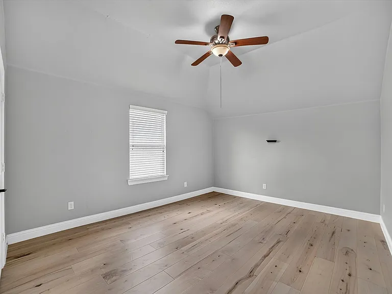 10712 Troutt Dr — Photo 17