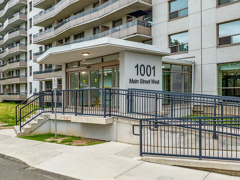 1001 Main St W — Photo 8