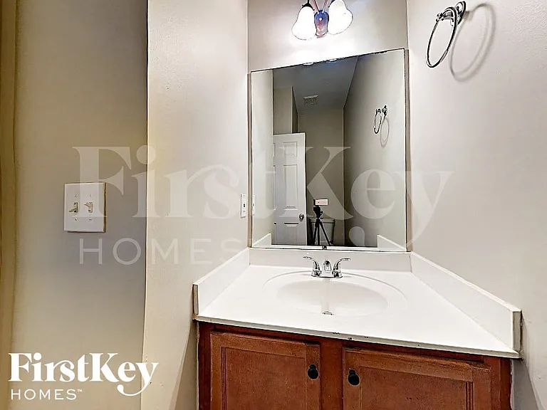 7805 Wilkinson Dr — Photo 12