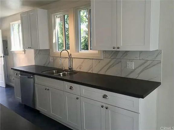 4th image of 2616 W 57th St #2616