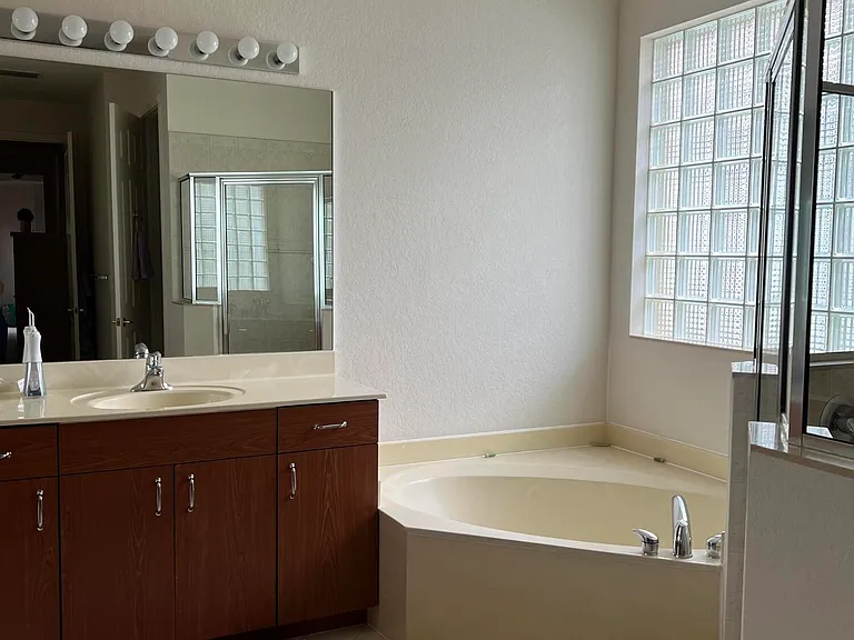 9774 Isles Cay Dr — Photo 4