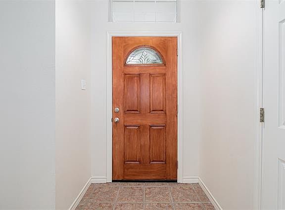 4th image of 1507 Stratford Ln
