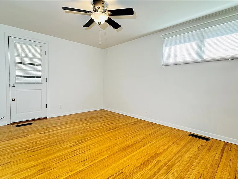 954 Brighton Rd — Photo 25