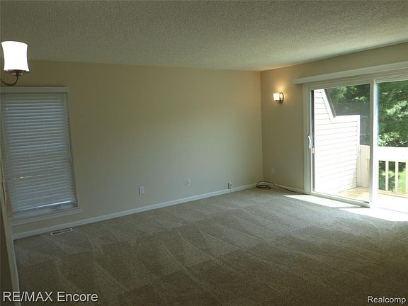 4th image of 5886 Windward Ct #1