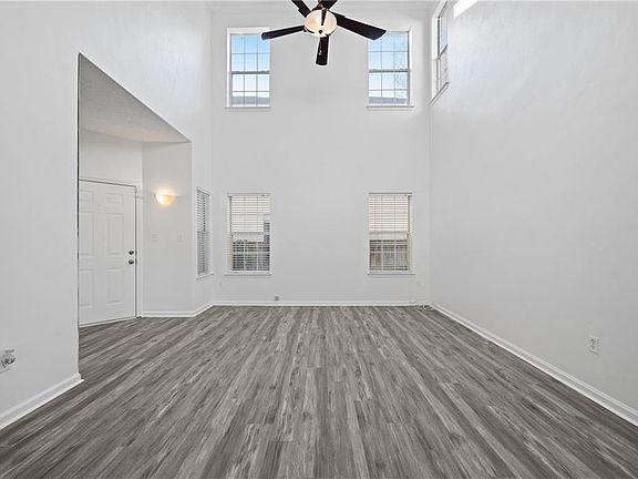 5th image of 1479 Berkshire Drive