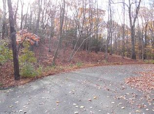 19 Diana Dr, Woodbridge, CT 06525