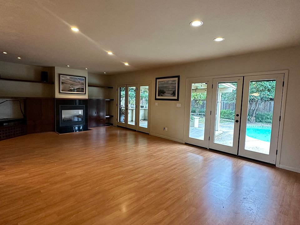 1st image of 6439 Cumberland Pl