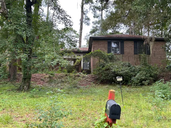 2013 Wood Valley Dr, Valdosta, GA 31602
