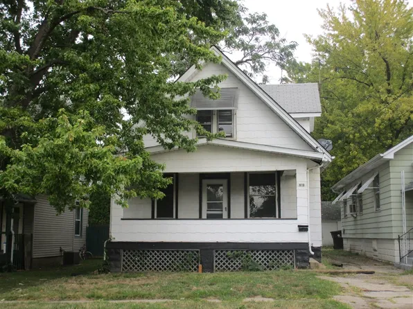 913 W McClure Ave, Peoria, IL 61604