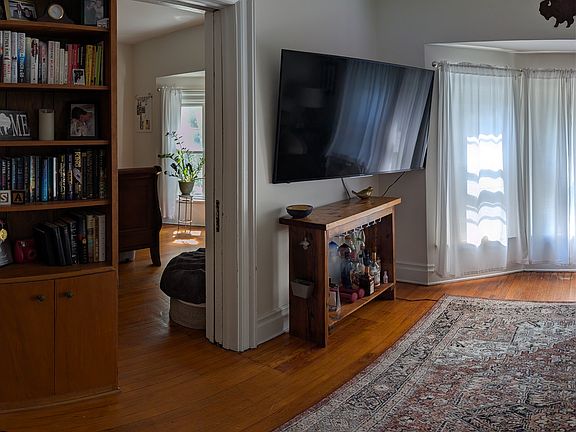 4th image of 151 Saint James Pl #2