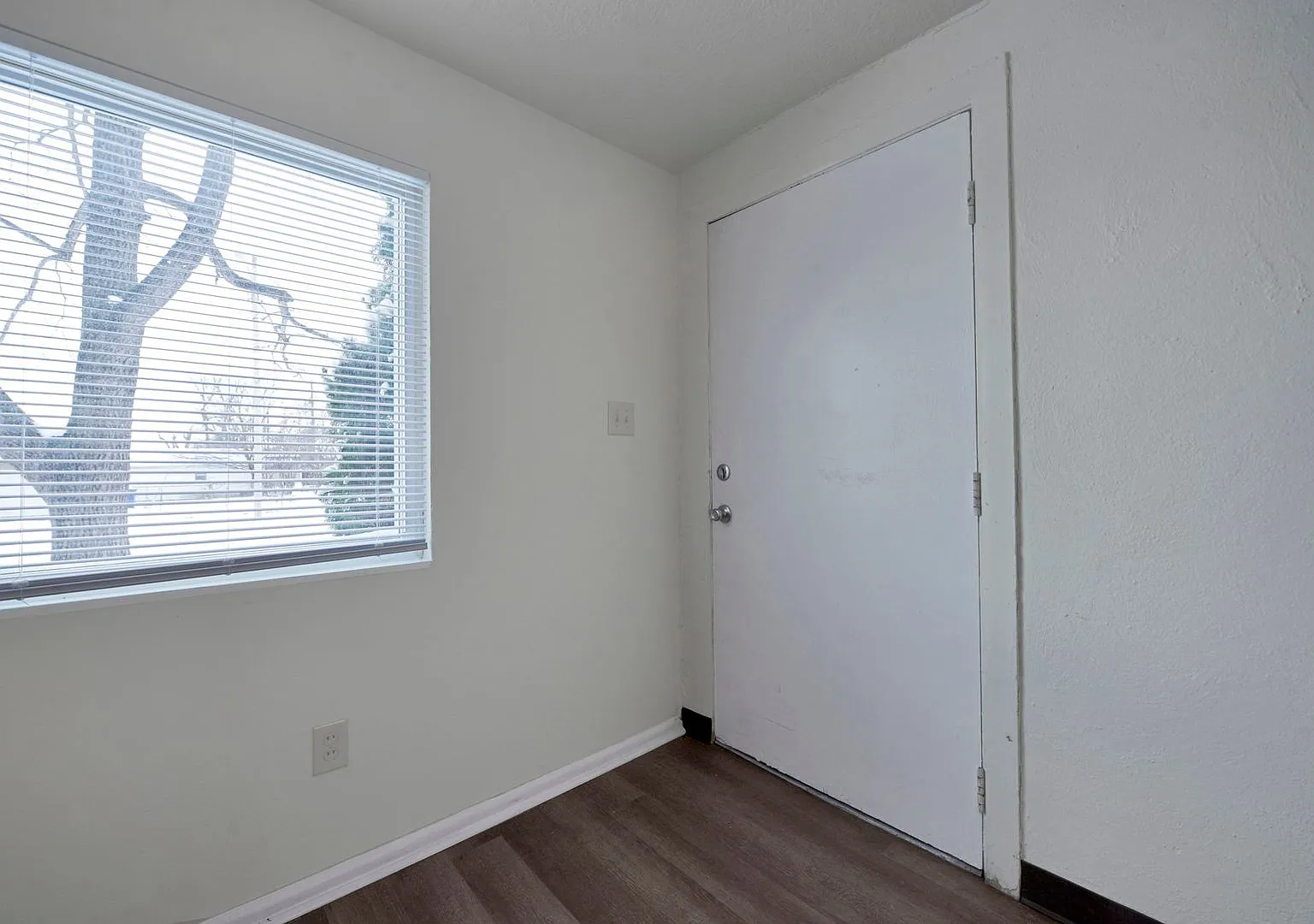 2 Bedroom Subsidy Friendly Apartment — Photo 4