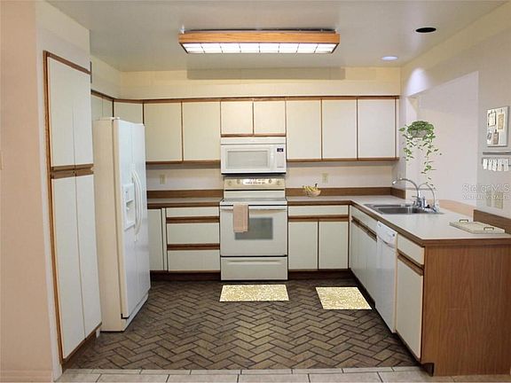 5th image of 6523 La Jolla St