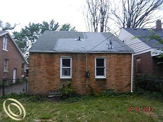 2nd image of 18566 Hull Ave