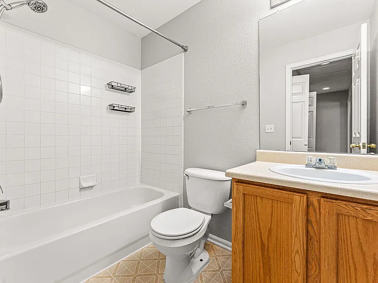 7857 S Kittredge Cir — Photo 24