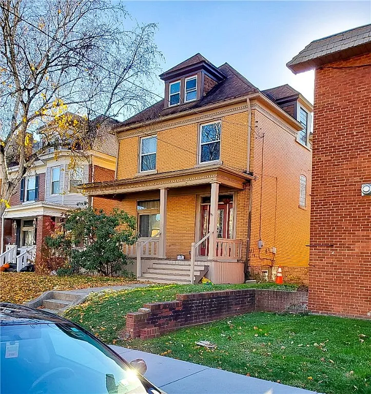 135 Washington Ave photo 1