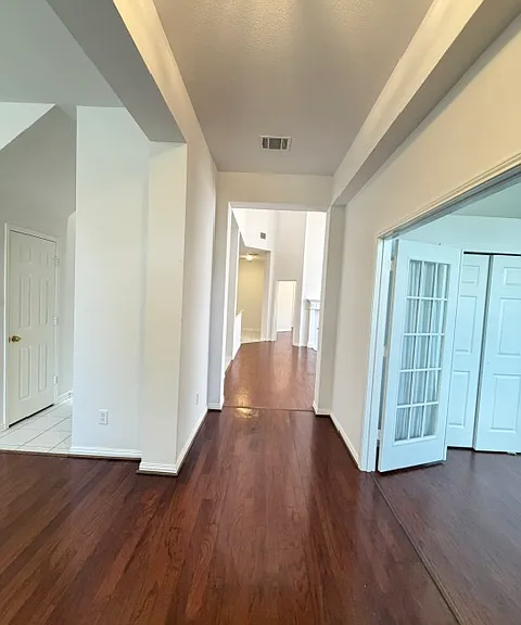 8404 Pipe Stone Dr — Photo 2