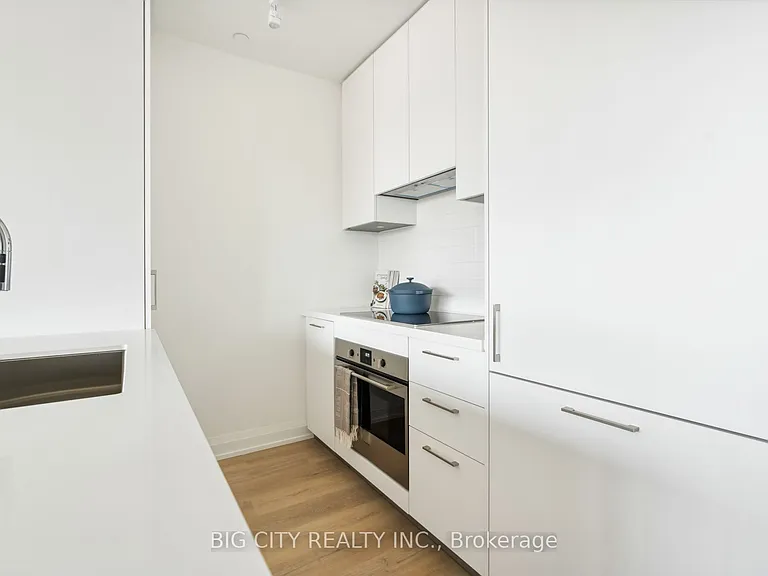 36 Brentcliffe Rd #214 — Photo 10