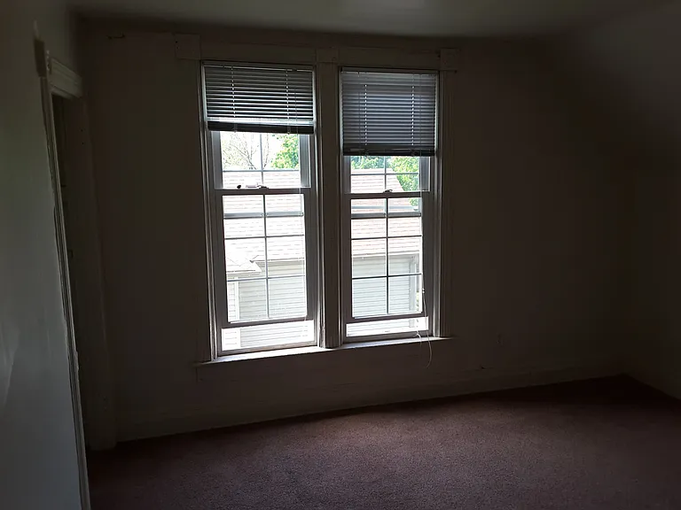 2911 Dudley Duplex — Photo 5