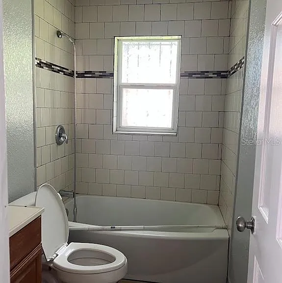 817 Bentley St #A — Photo 6