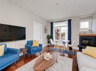 76 Gorge Rd W #204, Saanich, BC V9A 1M1