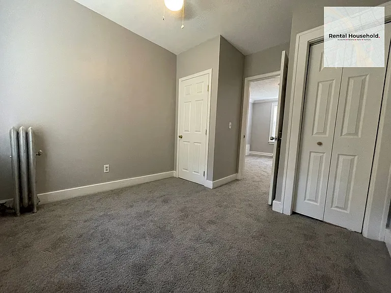 14800 E Vernor Hwy — Photo 20
