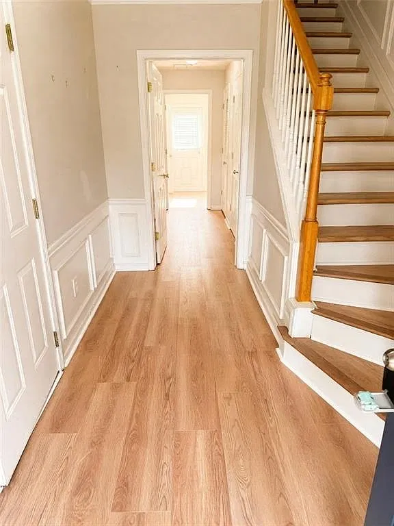 3 bed, 4.0 bath, 1878 sqft, $2,495 — Photo 2