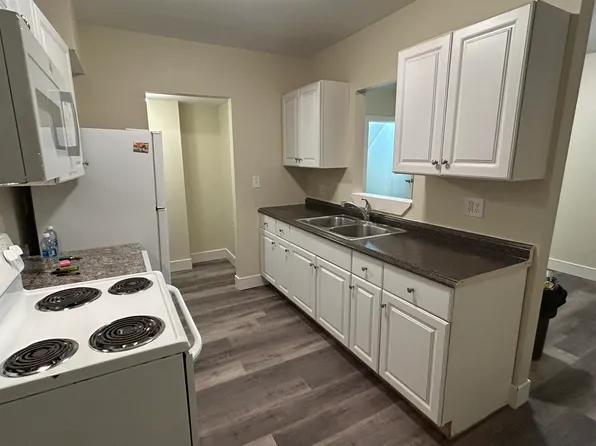 17 Park St, Dover, NH 03820