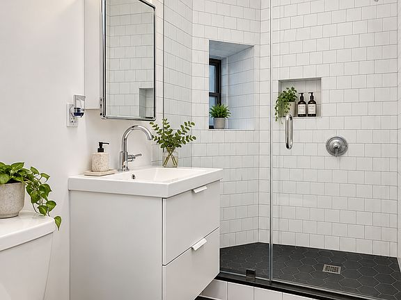 5th image of 222 Pacific St #4A