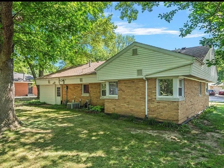 141 Circle Dr — Photo 12