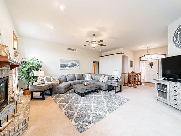 4th image of 53165 Cobus Woods Ct